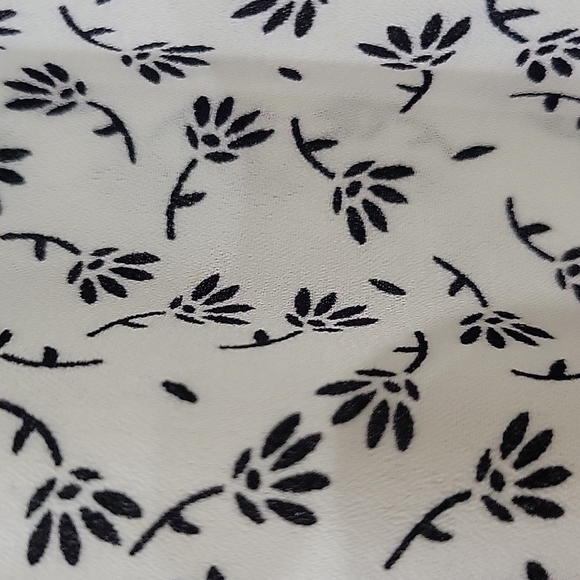 Max Studio Polyester Top. - Picture 4 of 5